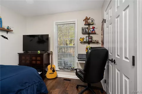 Bedroom - 13708 Lisa Dr, Lake View, AL 35111 photo 3 of 4