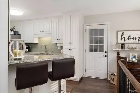 Entry Way - 13708 Lisa Dr, Lake View, AL 35111 photo 3 of 3