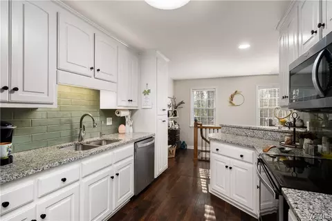 Kitchen - 13708 Lisa Dr, Lake View, AL 35111 photo 2 of 4