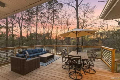 4504 Twin Lake Ct, Northport, AL 35473
