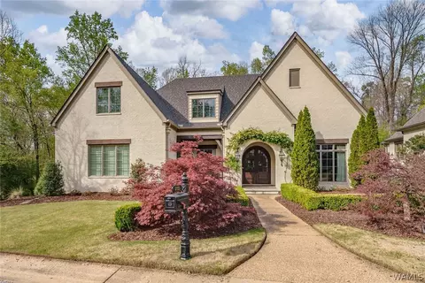 2725 Beacon Hill Pkwy, Tuscaloosa, AL 35406