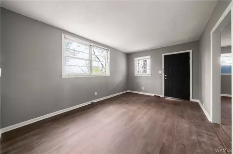 Living - 2409 Walnut Ave, Anniston, AL 36201 photo 3 of 3