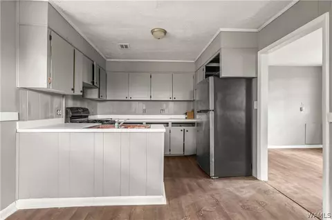 Kitchen - 2409 Walnut Ave, Anniston, AL 36201 photo 1 of 2