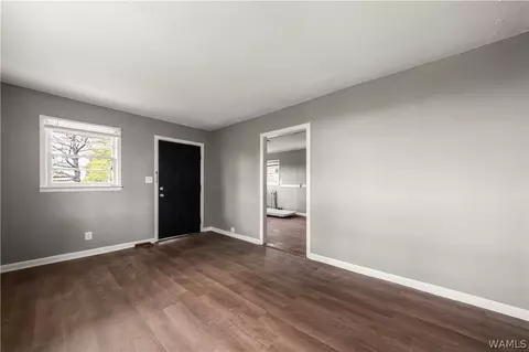 Living - 2409 Walnut Ave, Anniston, AL 36201 photo 2 of 3
