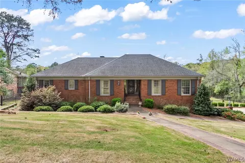 5222 Northwood Lake Dr E, Northport, AL 35473
