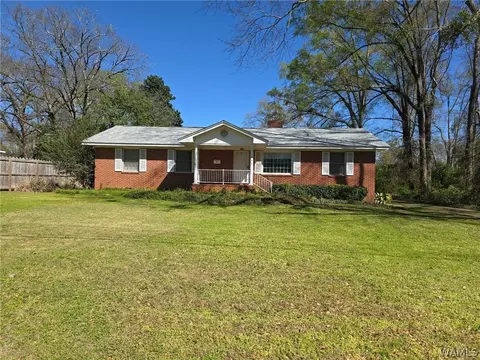 204 Perry St, Marion, AL 36756