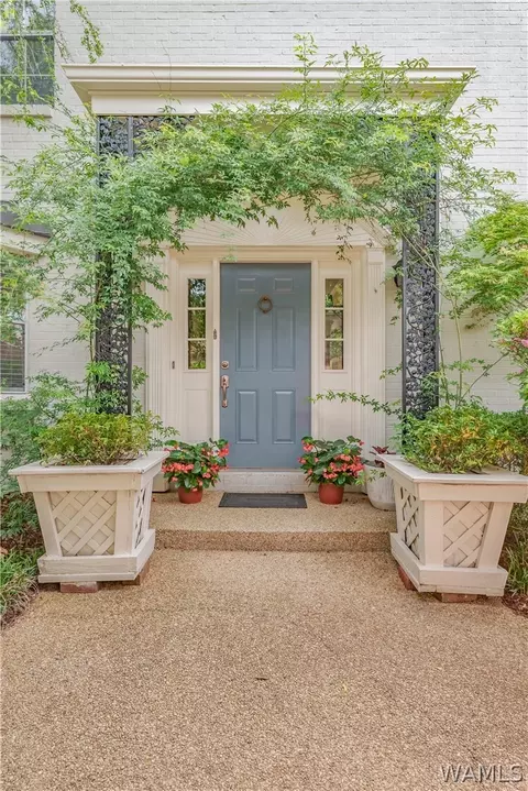 1713 Saint Charles Pl, Tuscaloosa, AL 35406