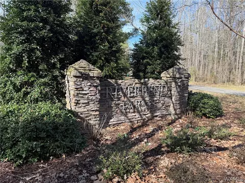 000 Riverbend Ln, Moundville, AL 35474