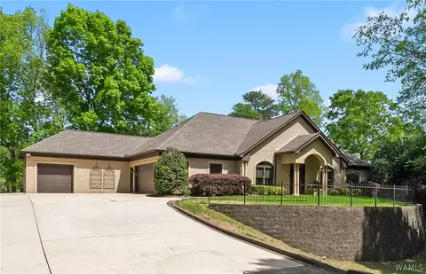 16033 Carmel Bay Dr, Northport, AL 35475