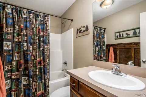 Bath - 12727 Oak Forest Dr, Lake View, AL 35111 photo 1 of 4