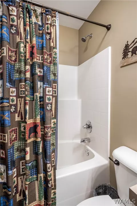 Bath - 12727 Oak Forest Dr, Lake View, AL 35111 photo 2 of 4