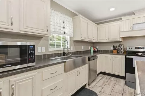 Kitchen - 19781 Browney Dr, Vance, AL 35490 photo 4 of 7