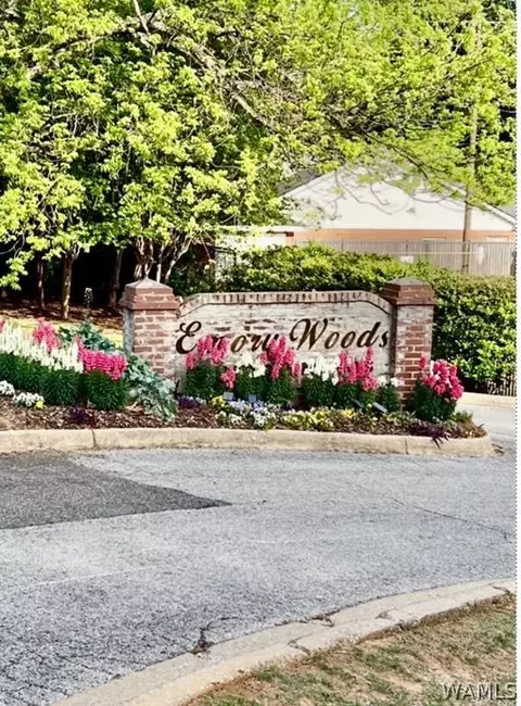 2515 Veterans Mem Pkwy #402, Tuscaloosa, AL 35404
