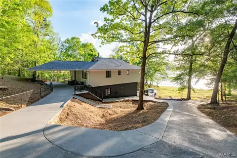 15710 Edwardian Dr, Northport, AL 35475