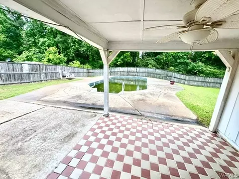 Exterior - 600 E 6th Ave, Linden, AL 36748 photo 3 of 5