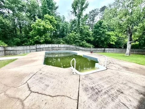 Exterior - 600 E 6th Ave, Linden, AL 36748 photo 4 of 5