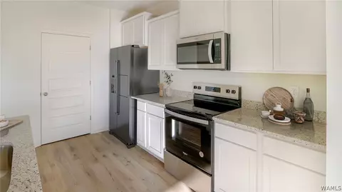 Kitchen - 18536 Trinity Dr, Vance, AL 35490 photo 6 of 7