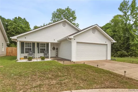 507 Griffin Dr, Moundville, AL 35474