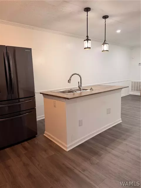 620 Valley Crest Dr, Birmingham, AL 35215