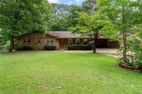 4906 Emerald Bay Dr, Northport, AL 35473