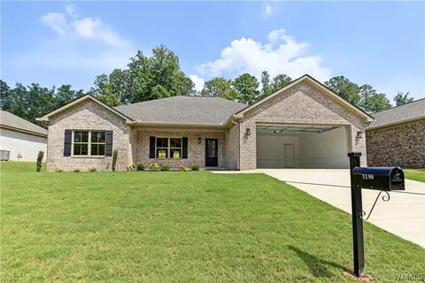 5190 Summerfield Dr E, Tuscaloosa, AL 35404