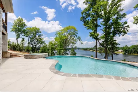 14922 Edgewater Dr, Northport, AL 35475