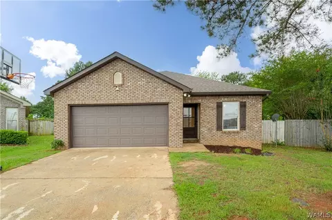 250 Azalea Ln, Moundville, AL 35474