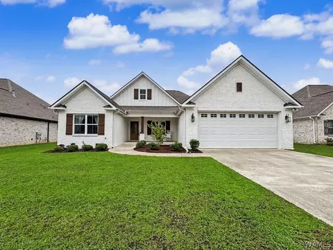 13914 Hemlock Dr, Northport, AL 35475