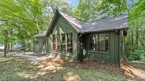 1704 Edgewater Ct, Northport, AL 35473