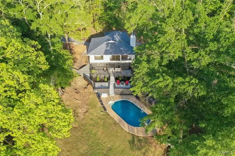 15710 Edwardian Dr, Northport, AL 35475