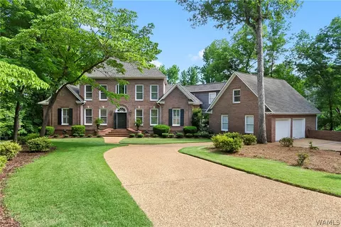 1821 Point Clear Rd, Tuscaloosa, AL 35406