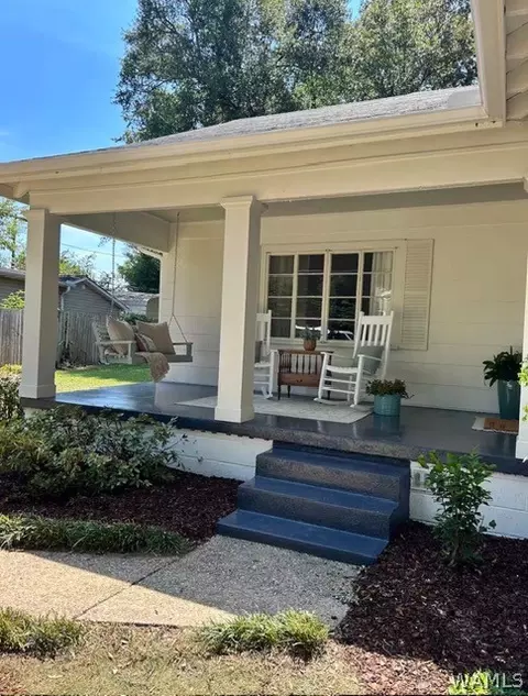 2105 Bellwood Dr, Northport, AL 35476