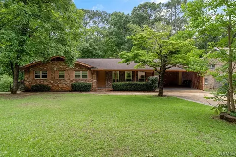 4906 Emerald Bay Dr, Northport, AL 35473