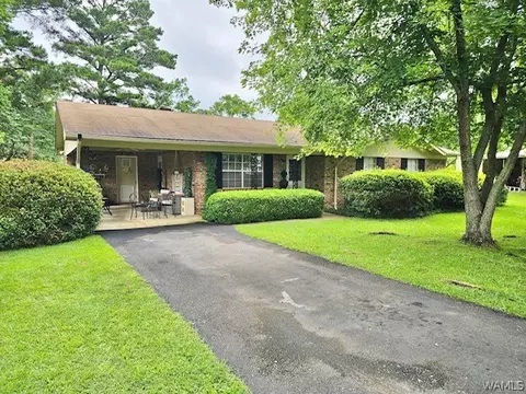 301 4th St SE, Aliceville, AL 35442
