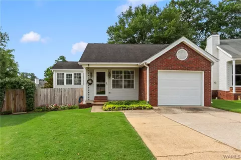 1035 Mockingbird Ln, Northport, AL 35476
