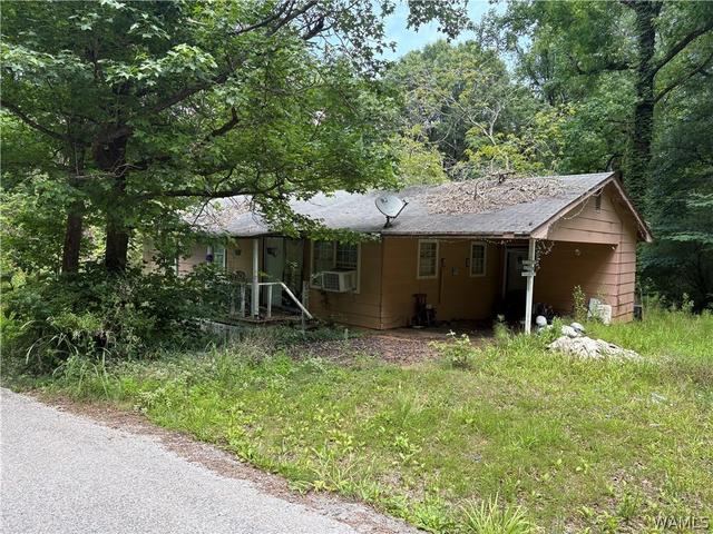 40 Walker Dr, Fayette, AL 35555