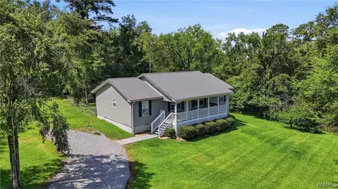 16 Fieldcrest Dr, Hayden, AL 35079