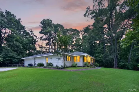 4402 Lakeshore Dr, Northport, AL 35473
