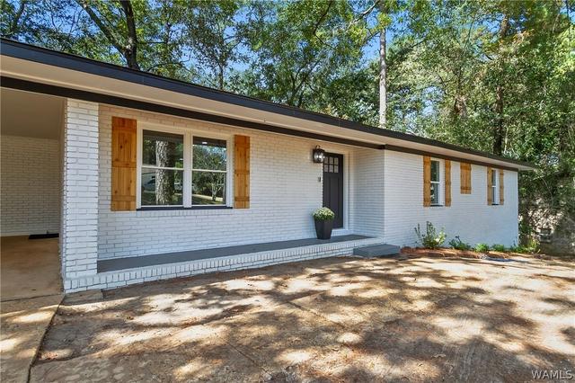 3904 Blackberry Ln, Northport, AL 35473