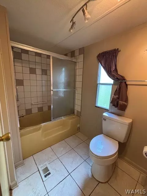 Bath - 13014 Longview Est, Berry, AL 35546 photo 2 of 4