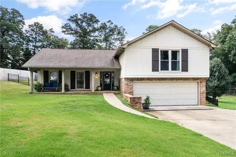 5107 Lands End Ct, Northport, AL 35473