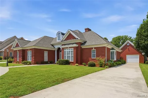 717 Beverly Dr, Muscle Shoals, AL 35661