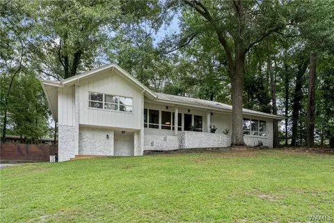 5116 Northwood Lake Dr W, Northport, AL 35473