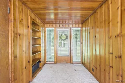 Entry Way - 2302 20th Ave E, Jasper, AL 35501 photo 3 of 4