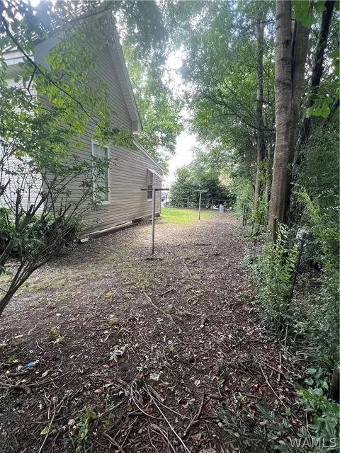 Exterior - 305 8th St N, Clanton, AL 35045 photo 6 of 6