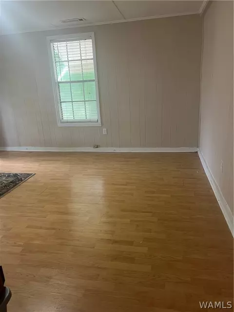 Living - 305 8th St N, Clanton, AL 35045 photo 1 of 1