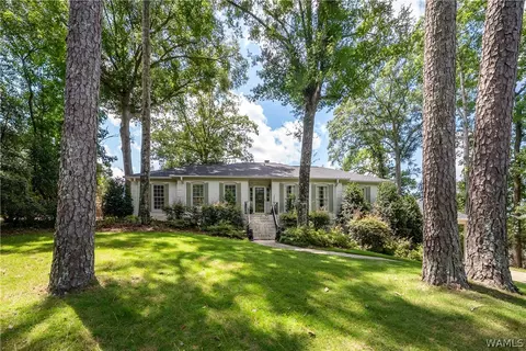 4629 White Dogwood Ln, Northport, AL 35473