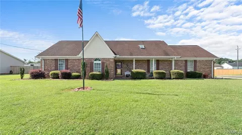 6527 Hibiscus Ln, Northport, AL 35473