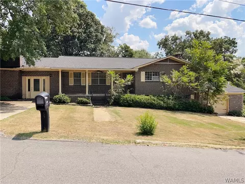 1005 Barclay Dr, Bessemer, AL 35023