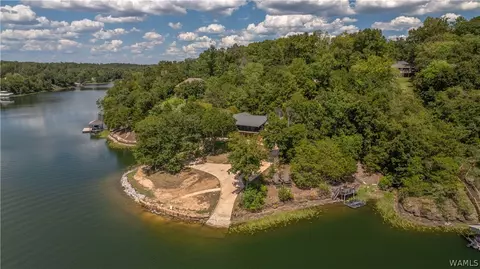 12443 Country Club Dr, Northport, AL 35475